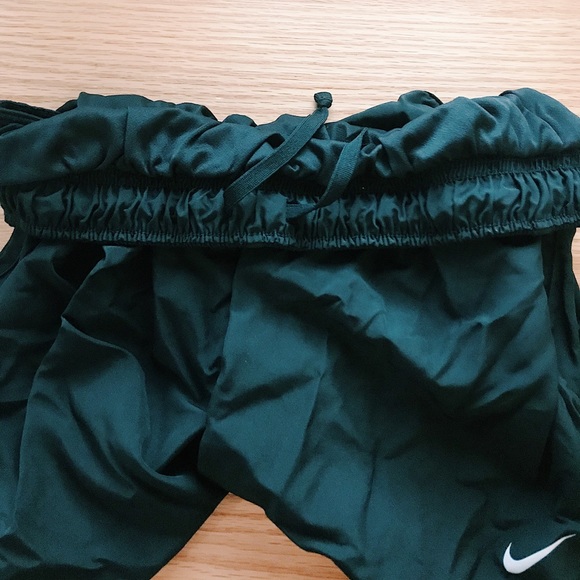 Nike Tempo Black running Shorts - Picture 3 of 6